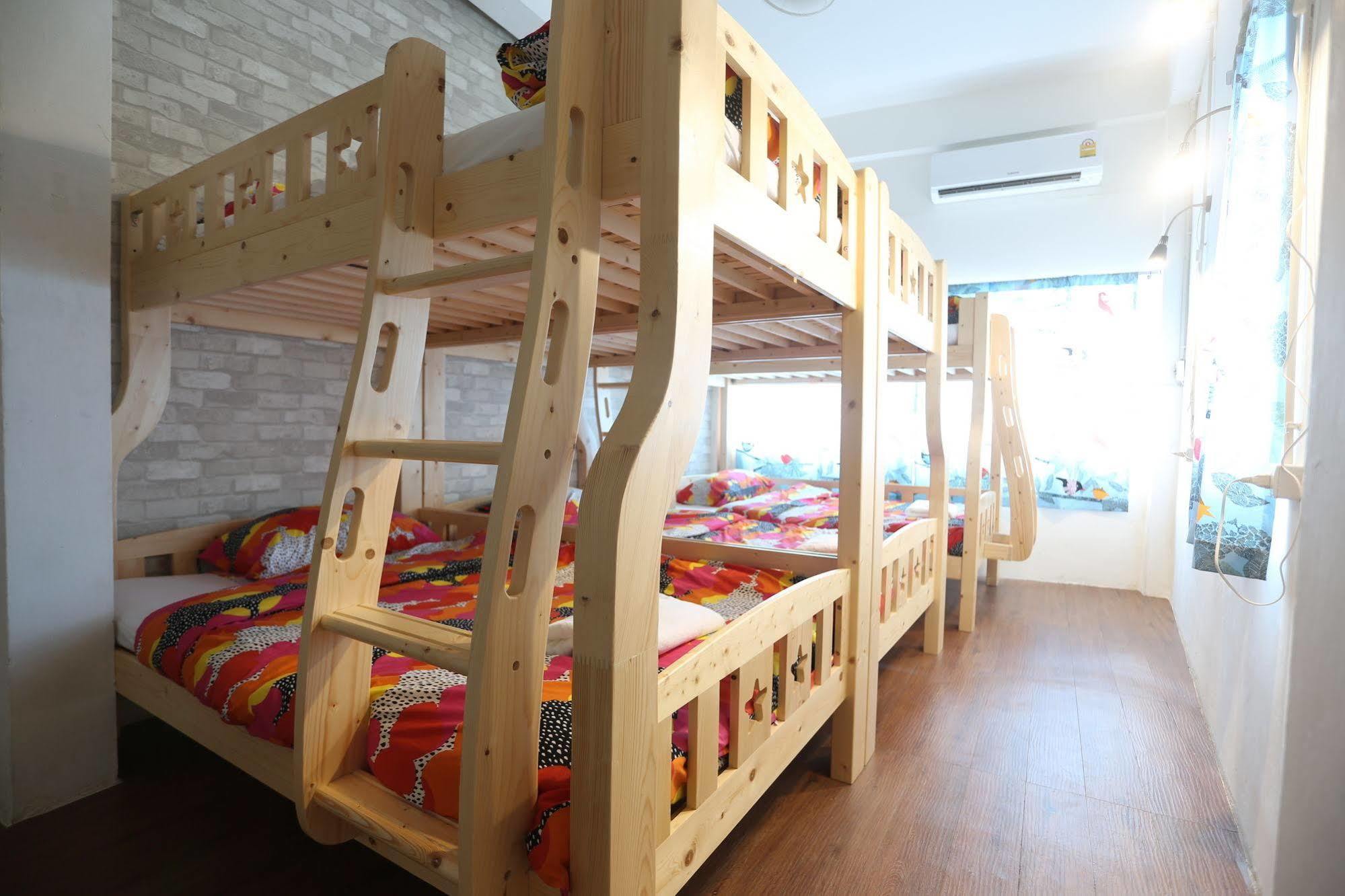 Blue Jasmine Hostel Bangkok Bagian luar foto