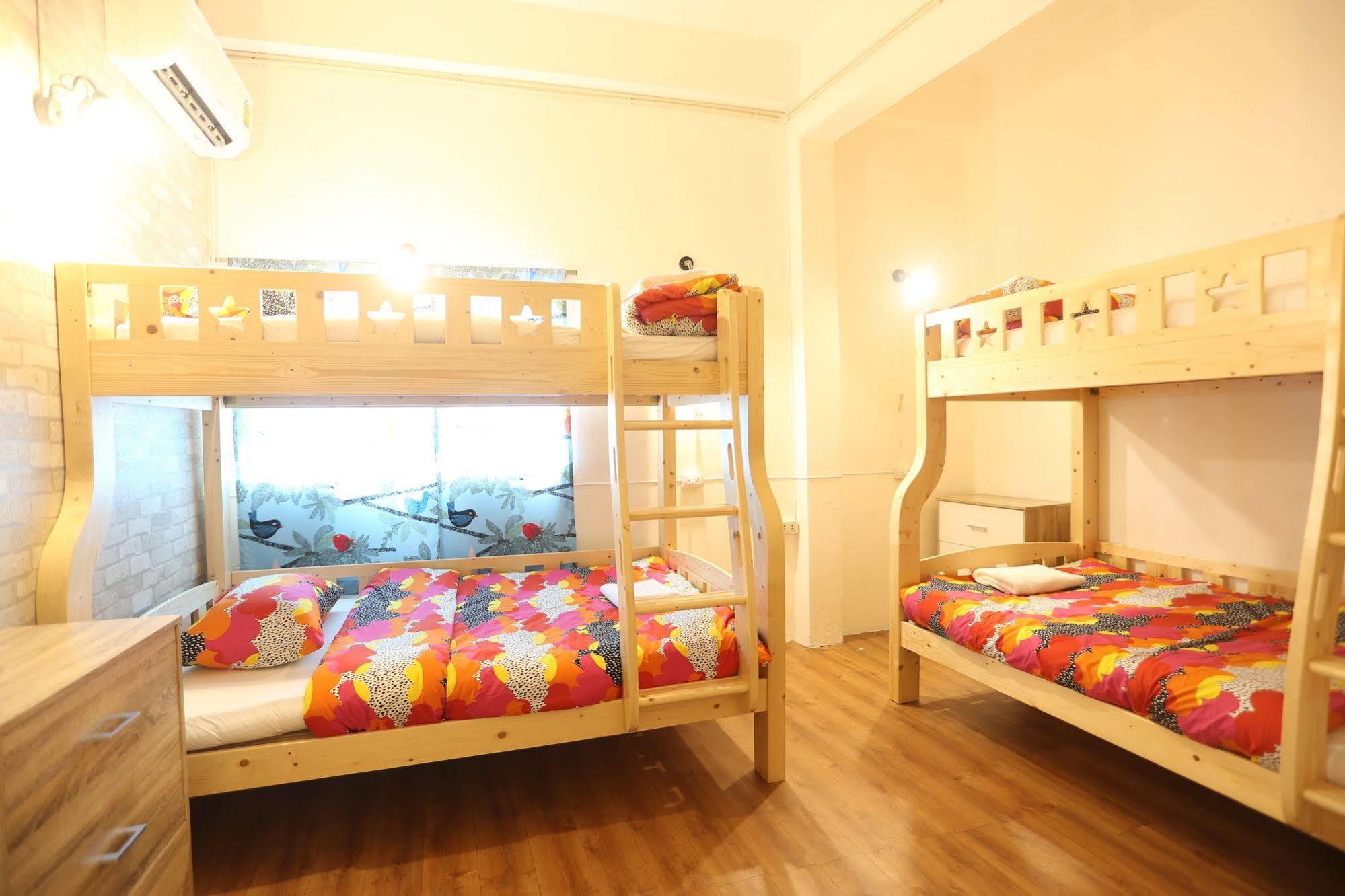 Blue Jasmine Hostel Bangkok Bagian luar foto