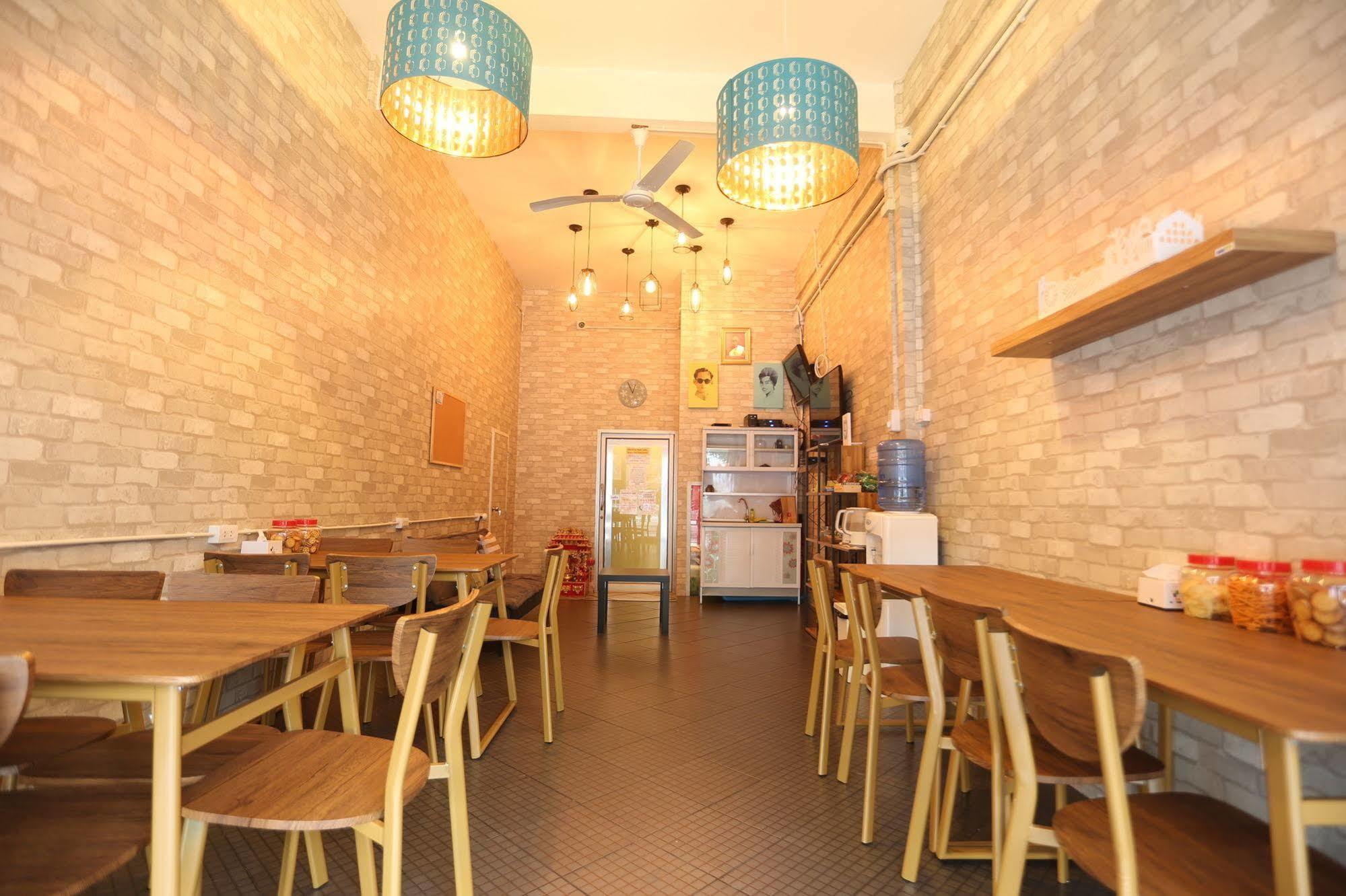 Blue Jasmine Hostel Bangkok Bagian luar foto